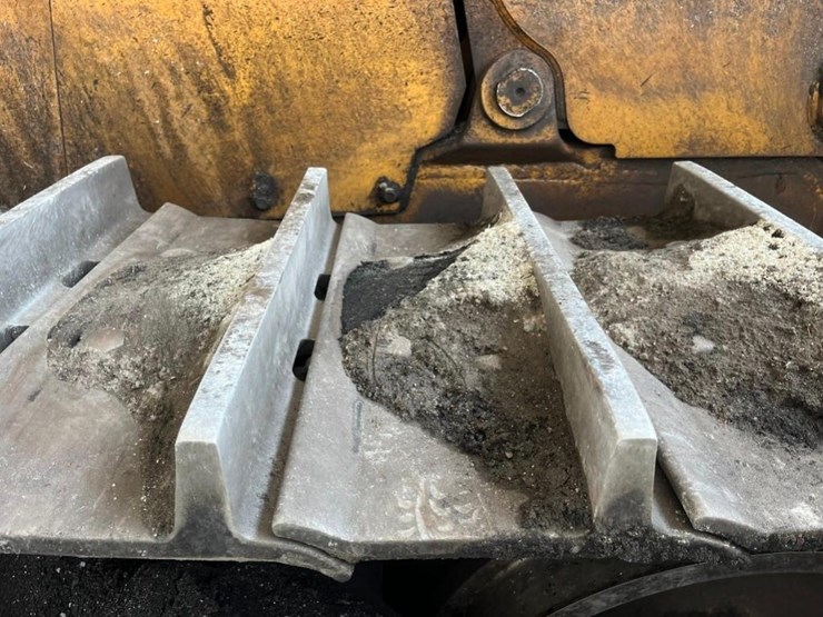 2017-caterpillar-d11t-image-77
