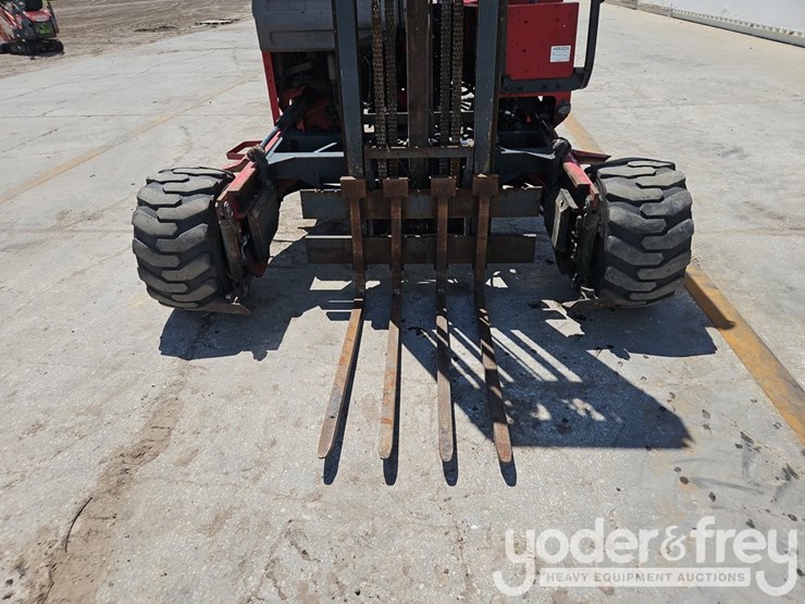 2004-moffett-m5500-image-14