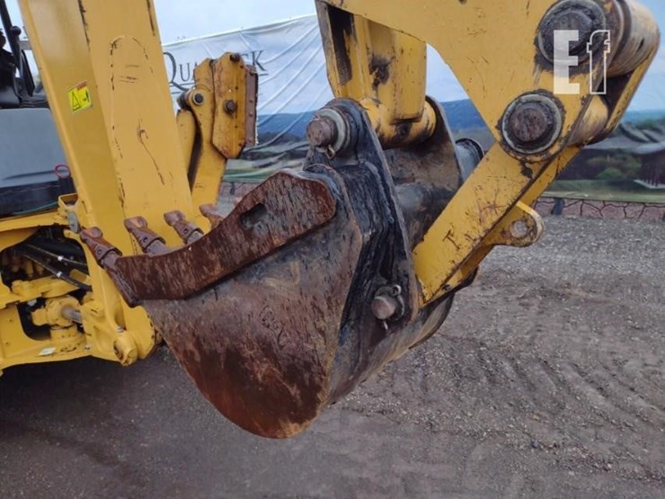 2004-caterpillar-416d-image-29