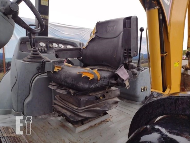 2004-caterpillar-416d-image-14