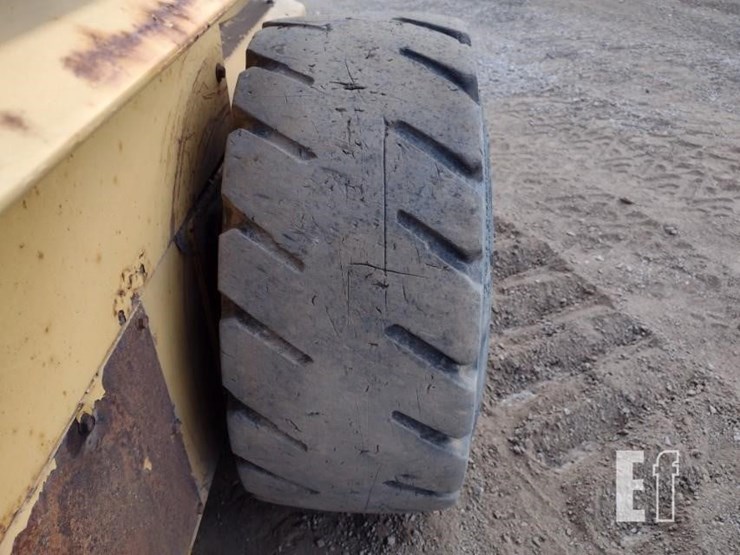 new-holland-lx885-image-19
