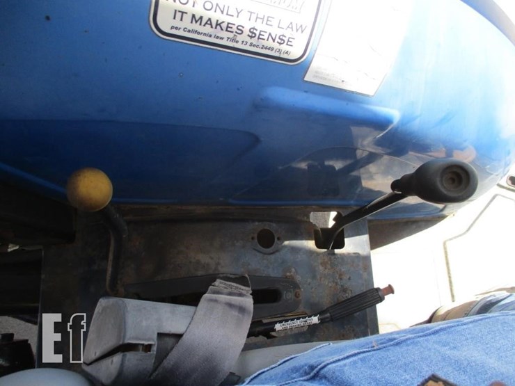 2005-new-holland-tn70-image-9