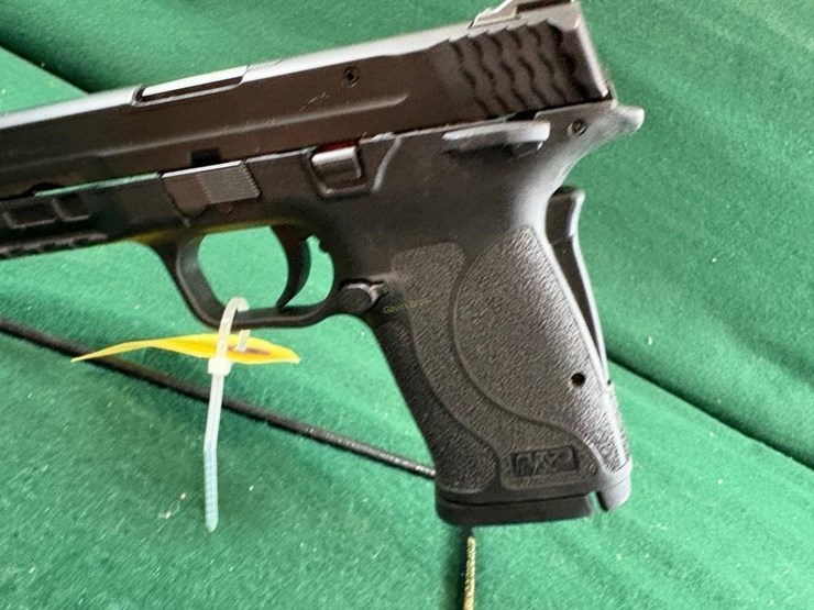 smith-&-wesson-m&p-shield-9mm-pistol-image-9