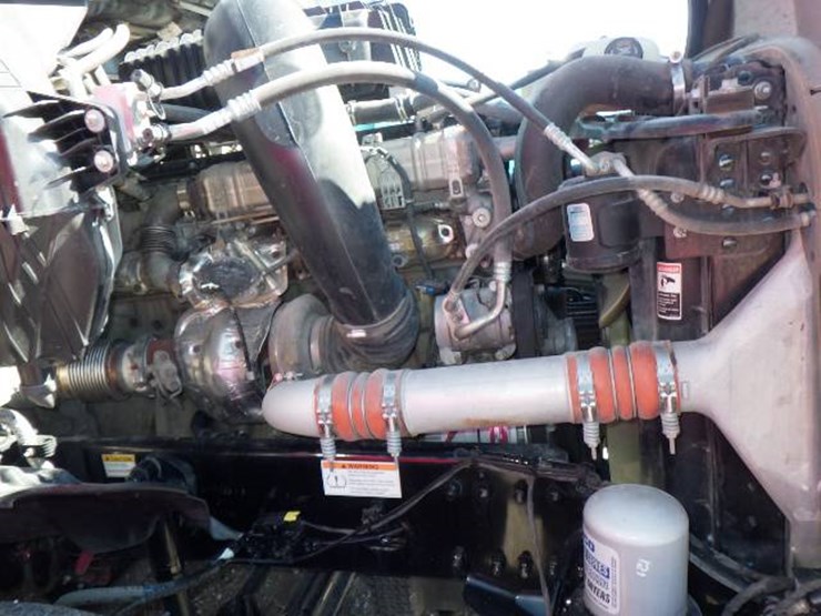 2023-freightliner-cascadia-126-image-18