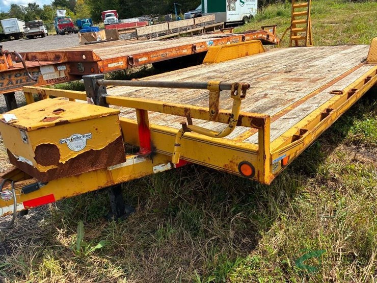 2012-18ft-deck-2-ft-dove-tail-equipment-trailer-image-7