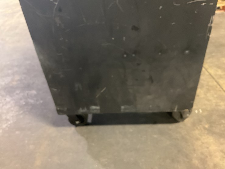 #166-•-metal-cabinet-image-7