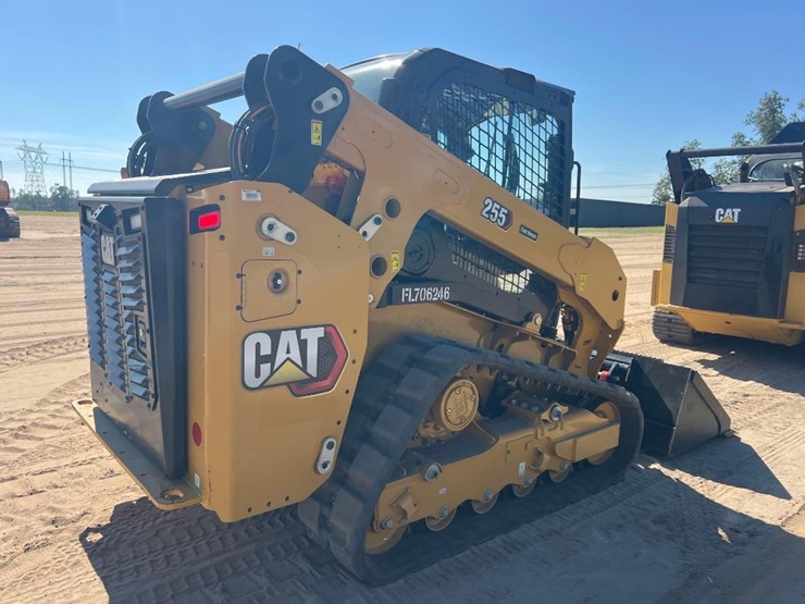 2024-caterpillar-255-skid-steer-image-3