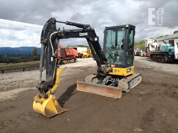 2022-deere-35g-image-48