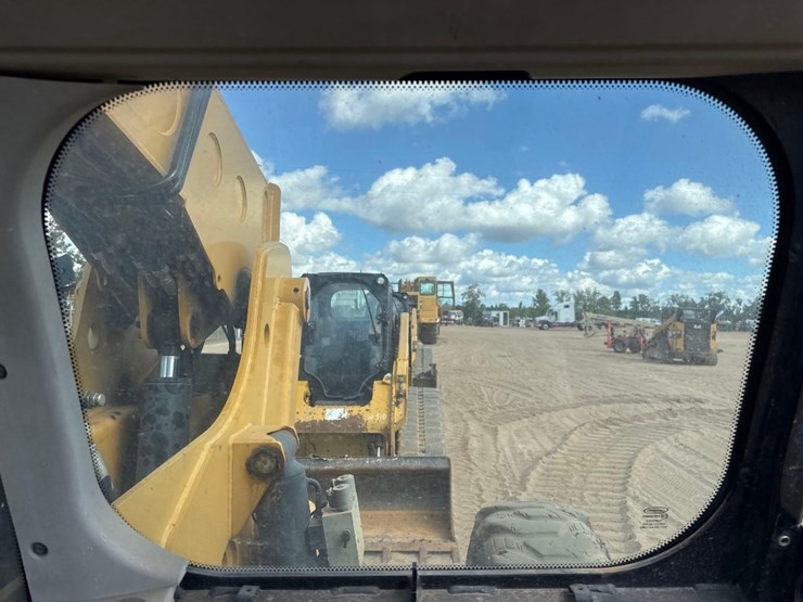 2016-caterpillar-tl642d-image-29