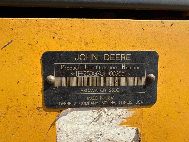 2015-deere-250g-lc-image-20
