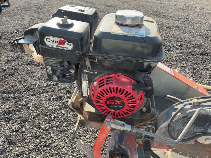 husqvarna-gas-powered-brick-saw-image-3
