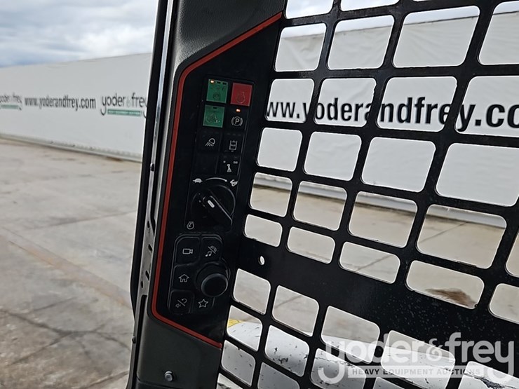 2021-bobcat-t76-image-29