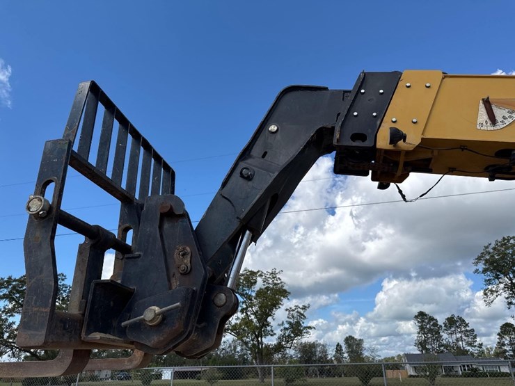 2016-caterpillar-tl642d-image-18