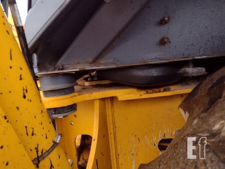 2020-deere-410l-image-26