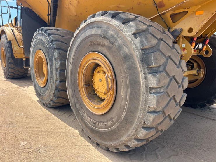 2019-caterpillar-740-gc-image-29