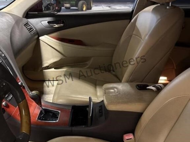 2007-lexus-es-350-sdn-image-23