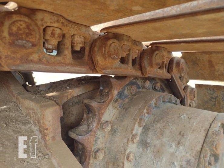 2013-deere-210g-lc-image-33