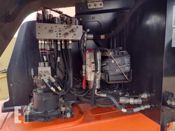 2016-jlg-400s-image-9