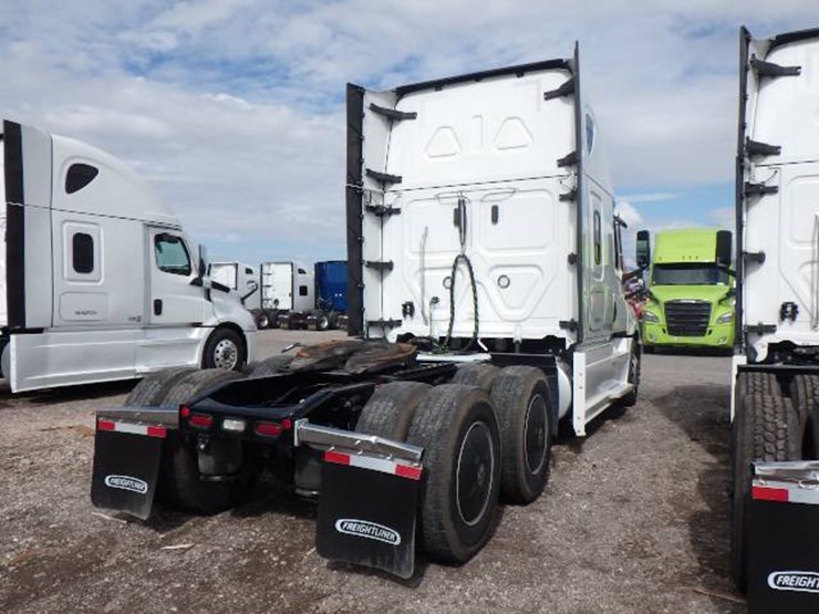 2024-freightliner-cascadia-126-image-5