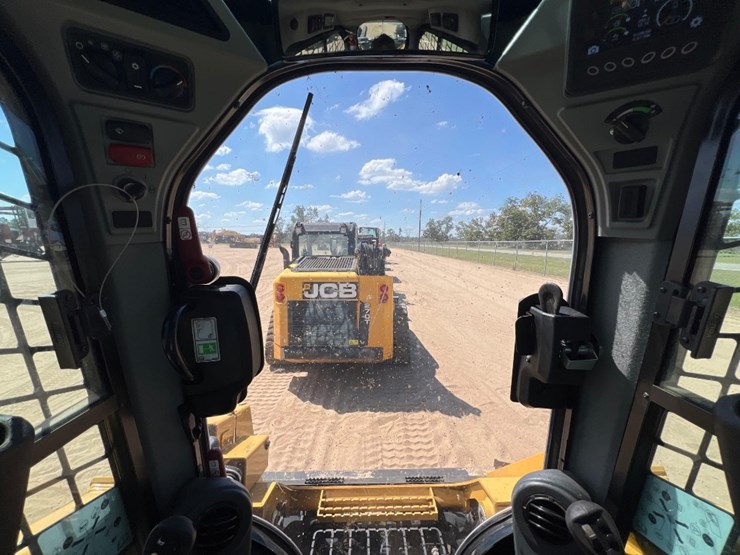 2023-caterpillar-299d3-xe-image-35