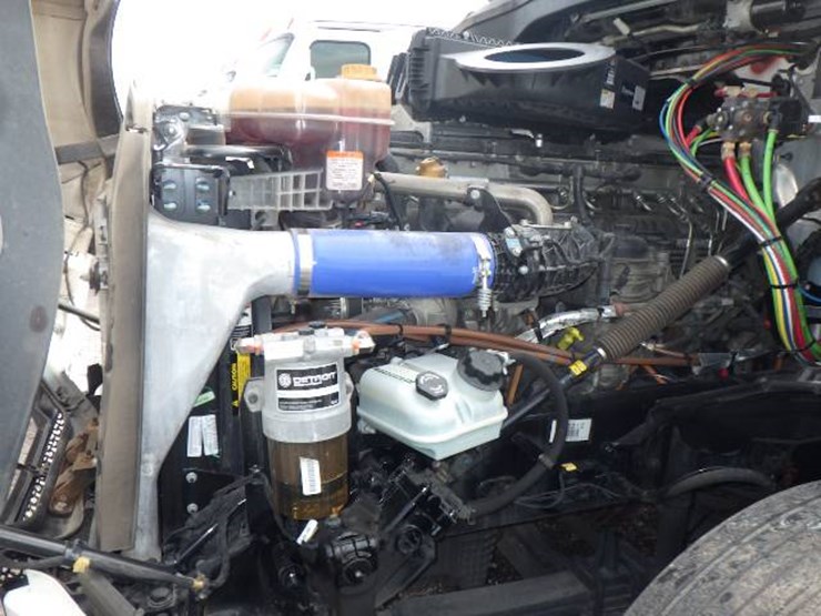 2024-freightliner-cascadia-126-image-12