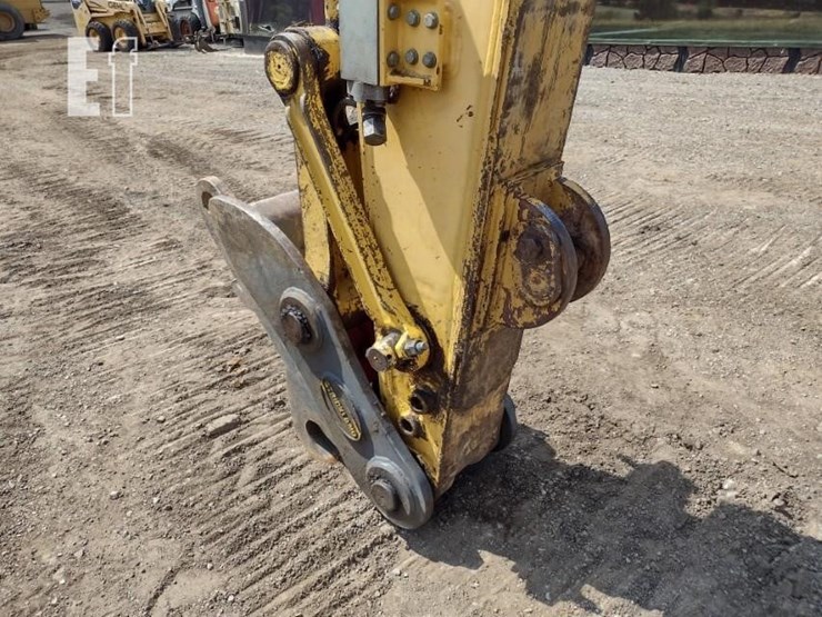 2011-komatsu-pc228us-lc-8-image-16
