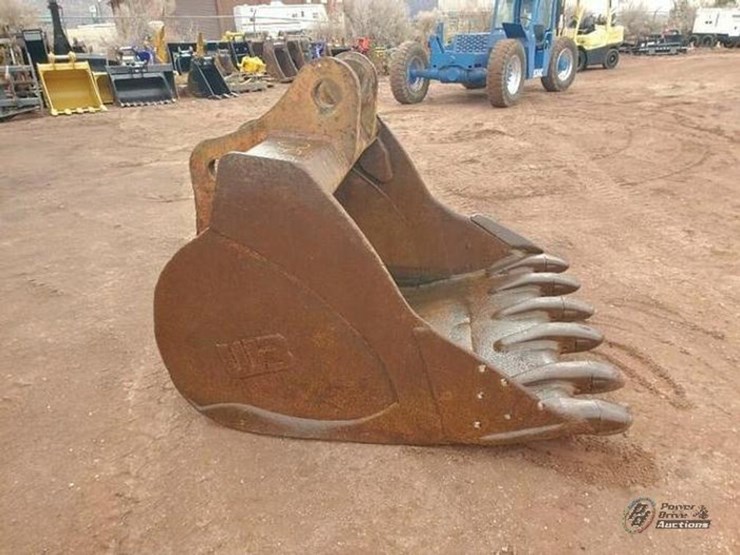 60"-excavator-bucket-image-9