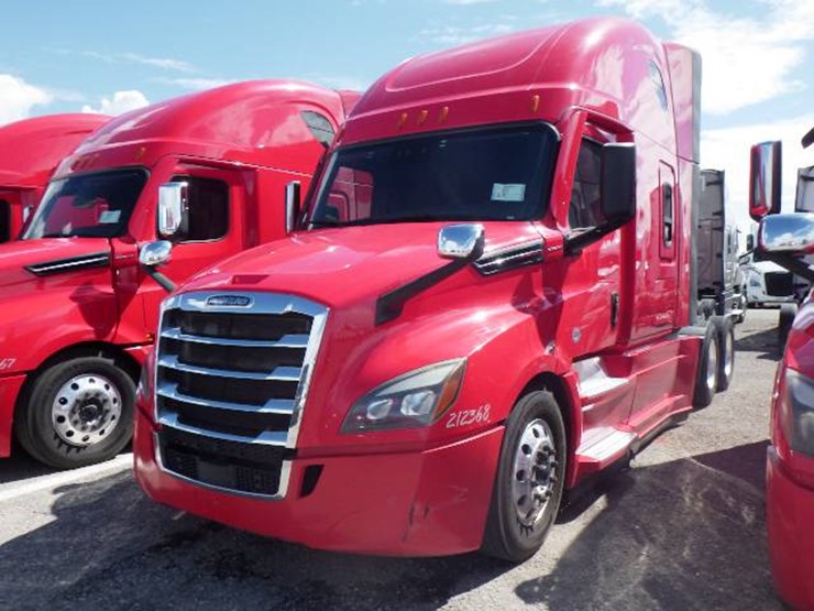 2021-freightliner-cascadia-126-image-1