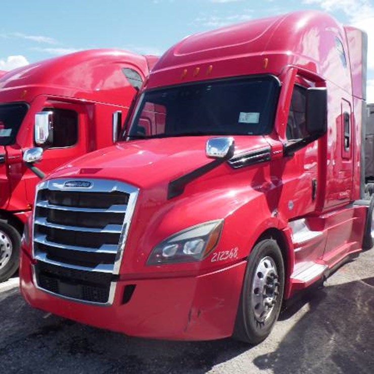 2021 FREIGHTLINER CASCADIA 126