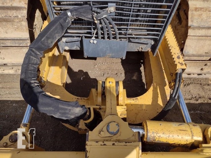 2004-deere-650h-image-15