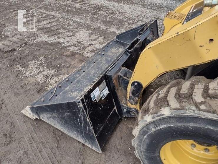 2005-caterpillar-262b-image-19