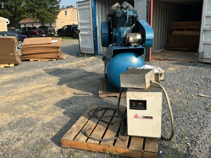 #125-•-quincy-stationary-air-compressor-image-2