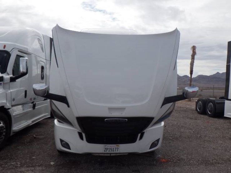 2024-freightliner-cascadia-126-image-15