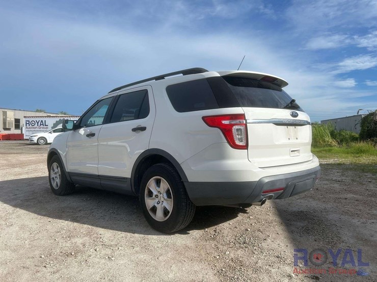 2011-ford-explorer-image-32