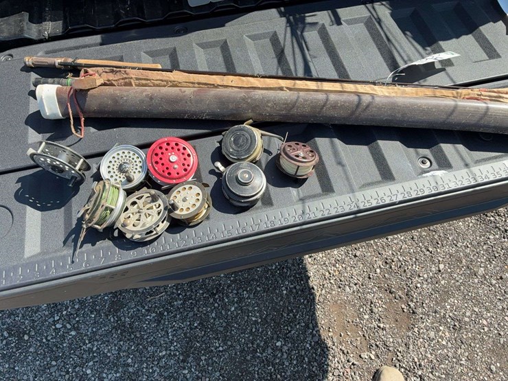 assorted-vintage-fly-rods-and-reels-image-1