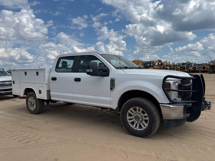 2019-ford-f250-xl-image-4