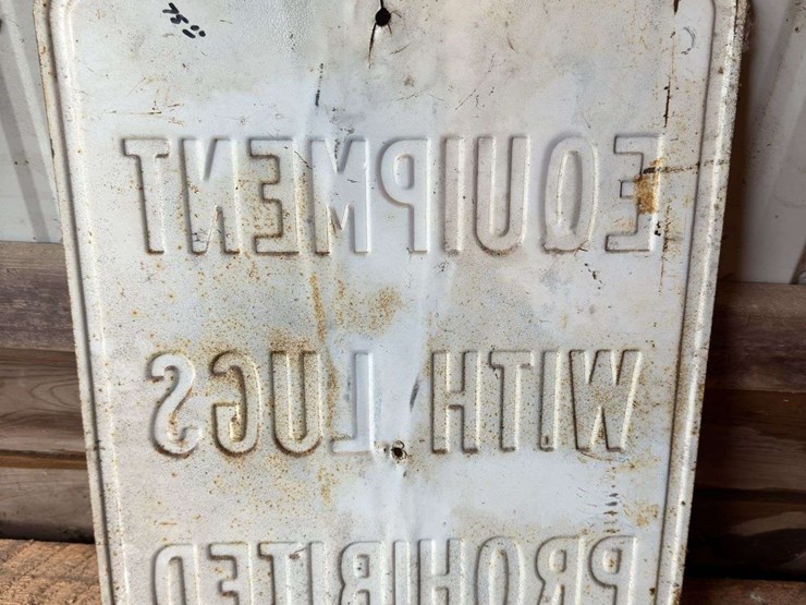 equipment-with-lugs-prohibited-image-6