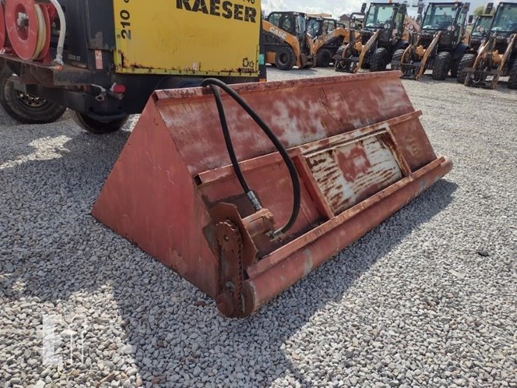 skid-loader-auger-bucket-image-5