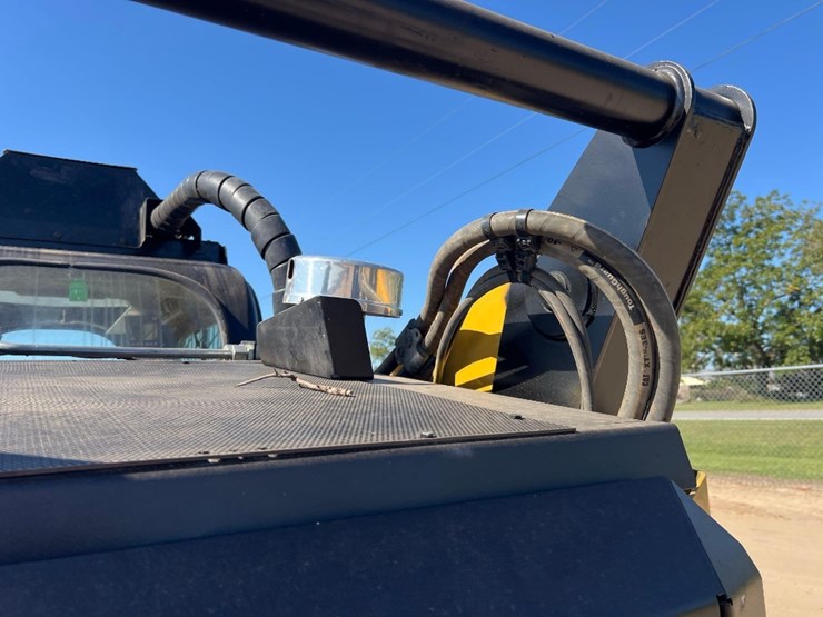 2019-caterpillar-299d2-xhp-image-23