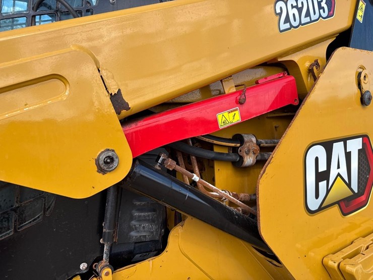 2021-caterpillar-262d3-image-19