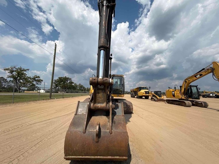 2015-deere-250g-lc-image-6