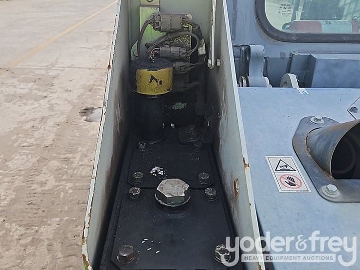 2023-takeuchi-tl6r-image-16