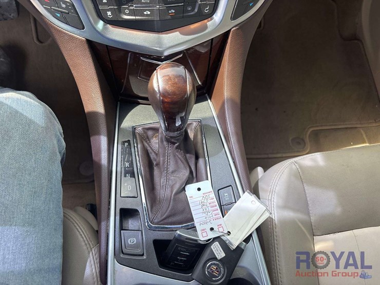 2012-cadilac-srx-suv-image-16