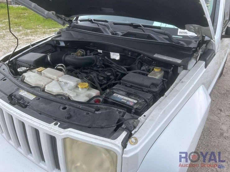 2012-jeep-liberty-image-8