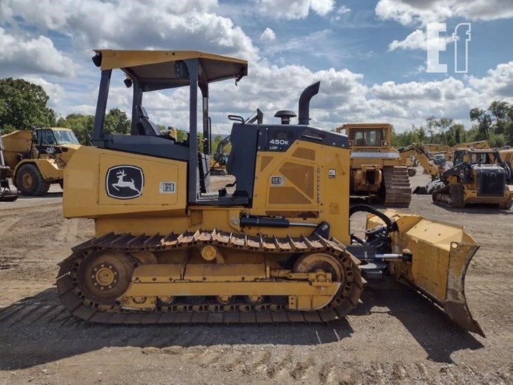 2022-deere-450k-image-3