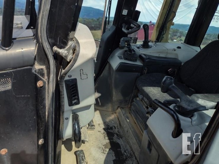 2015-caterpillar-d6n-xl-image-14