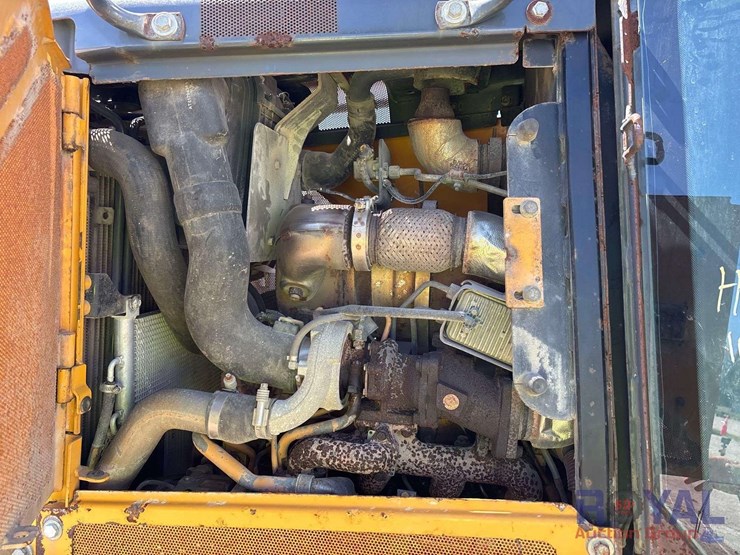 2013-john-deere-650k-crawler-tractor-dozer-image-5