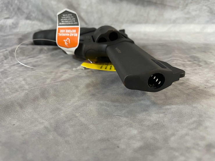 #4784-•-taurus-44-tracker-44-rem-mag-revolver,-sn:-ael817409-image-4