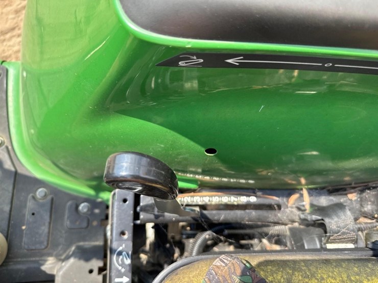 john-deere-3032e-image-21