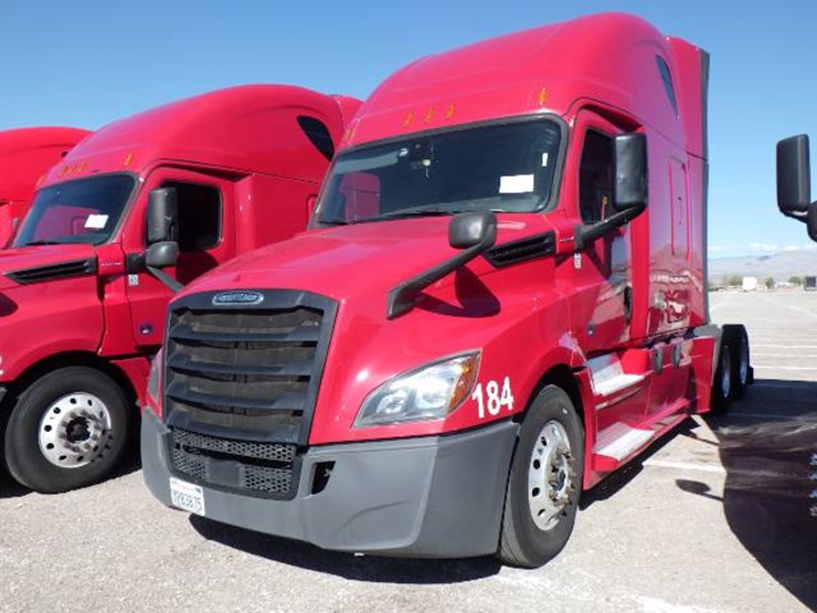 2020-freightliner-cascadia-126-image-1